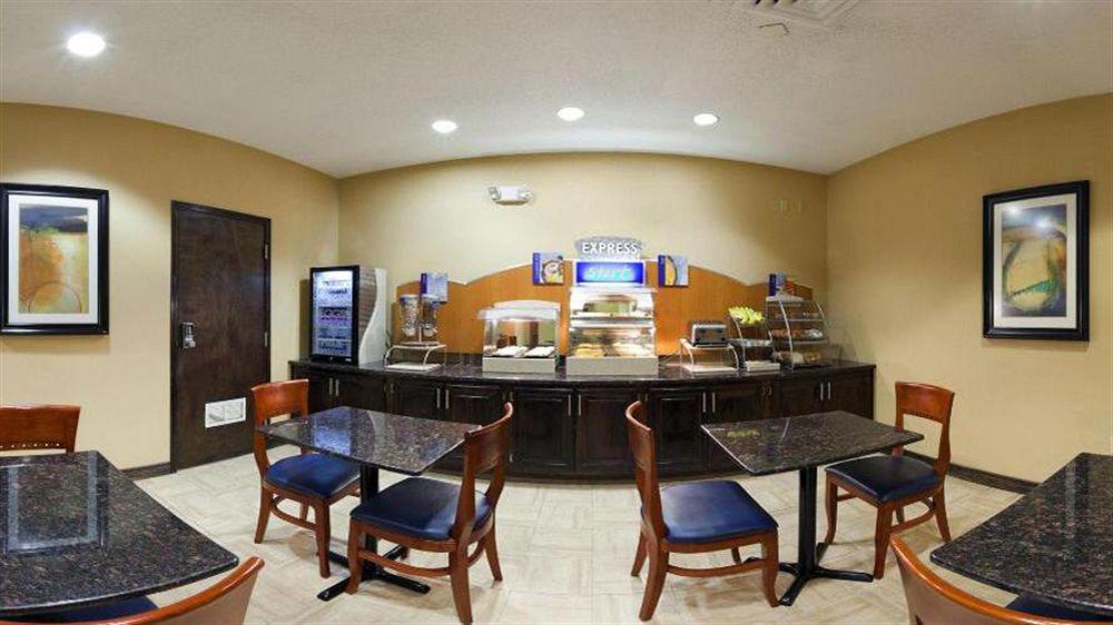 Hotel Country & By Radisson Benton Harbor-st Joseph Mi Benton Harbor