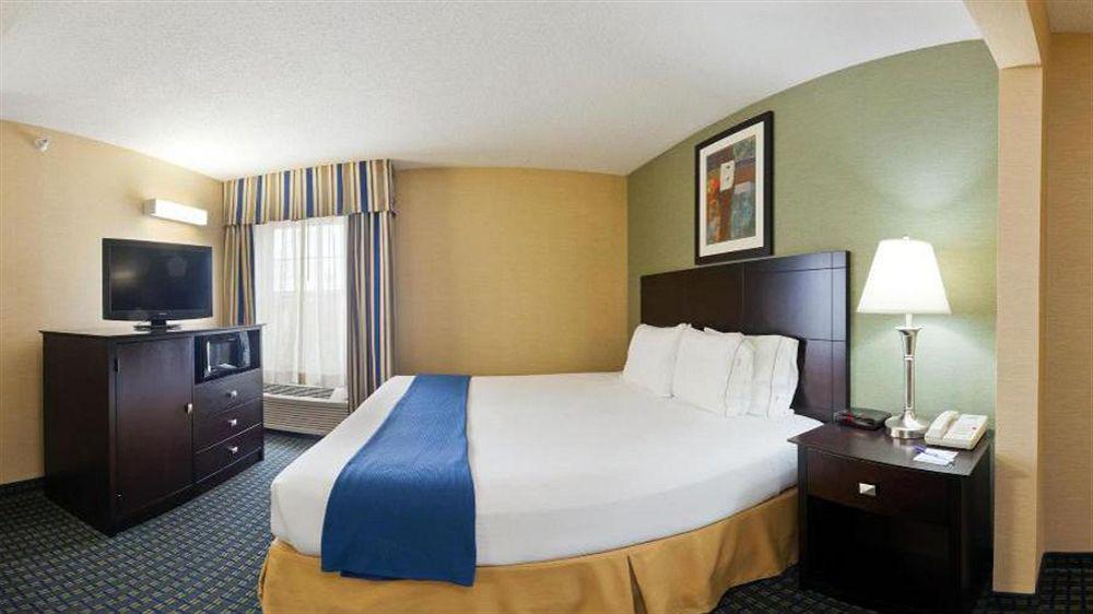 Country & By Radisson Benton Harbor-st Joseph Mi 2*