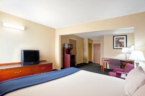 Country & By Radisson Benton Harbor-st Joseph Mi Hotel Benton Harbor