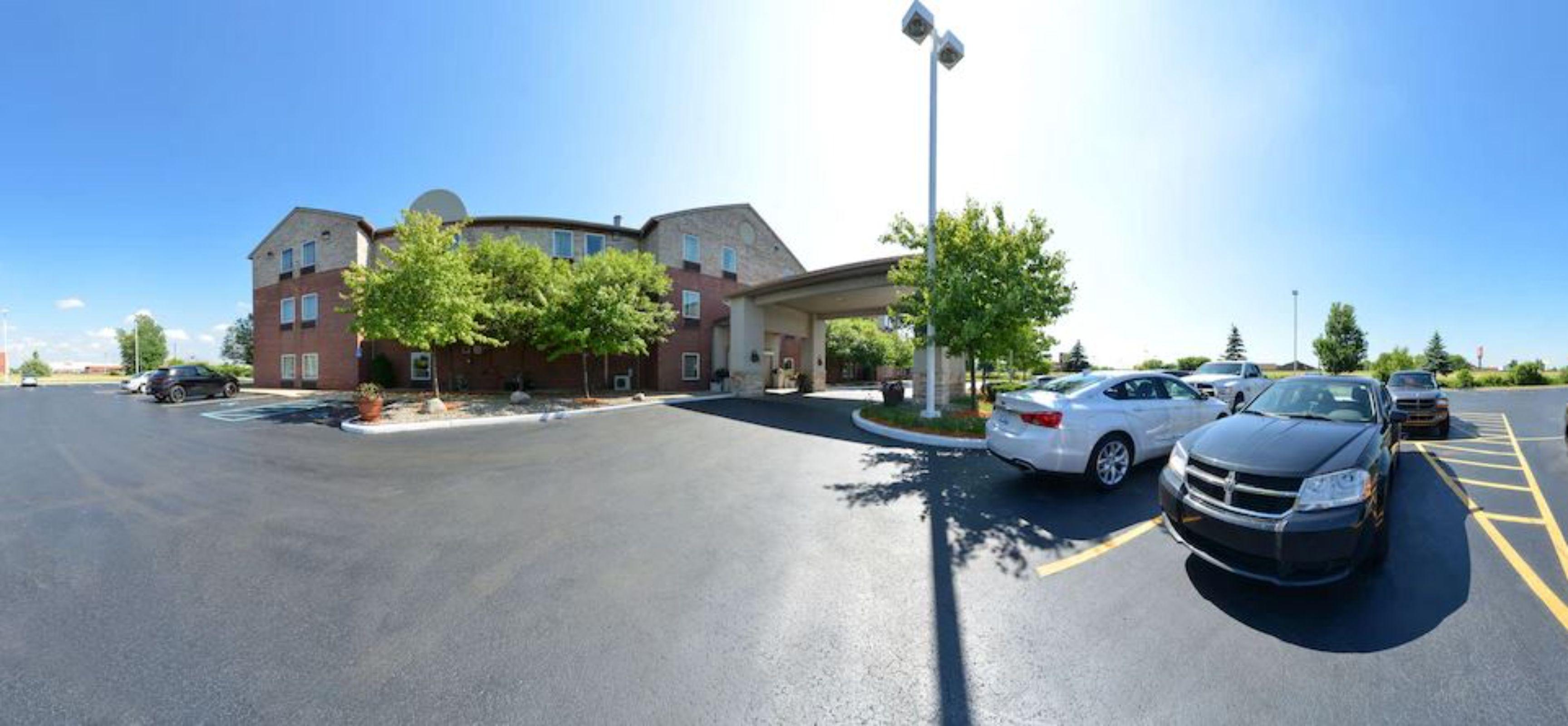 Country & By Radisson Benton Harbor-st Joseph Mi 2*