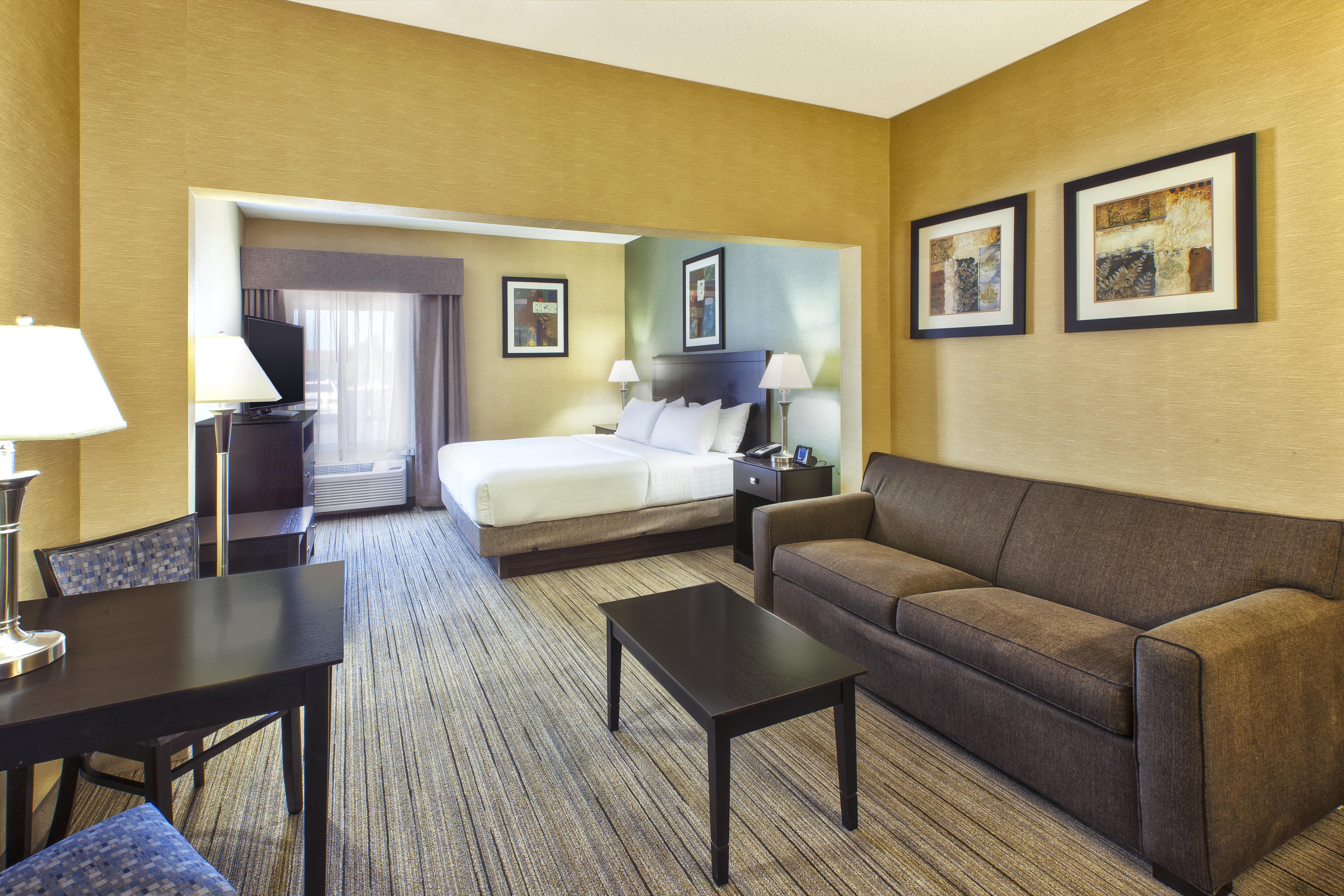 Country & By Radisson Benton Harbor-st Joseph Mi