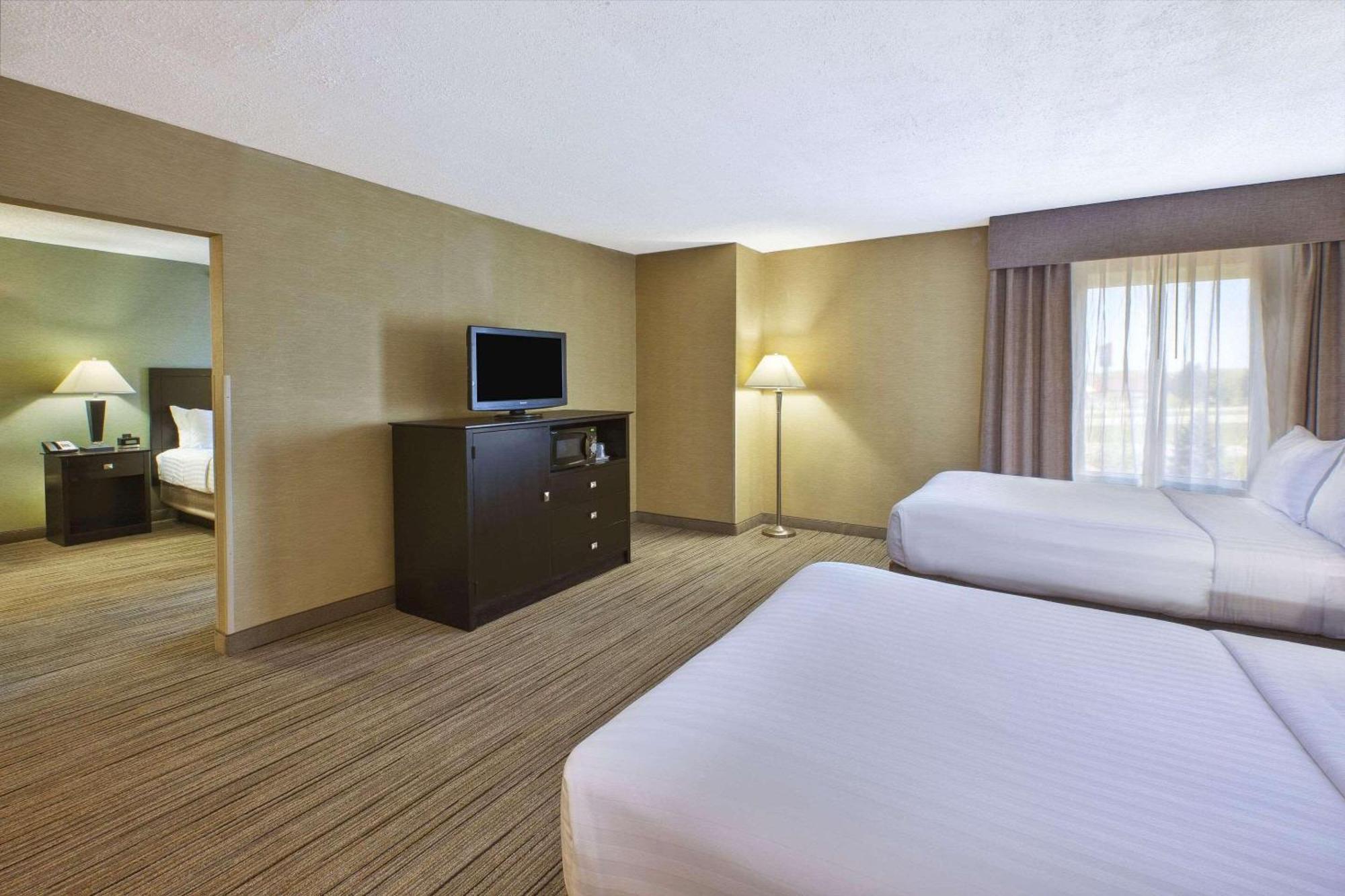 Country & By Radisson Benton Harbor-st Joseph Mi Benton Harbor