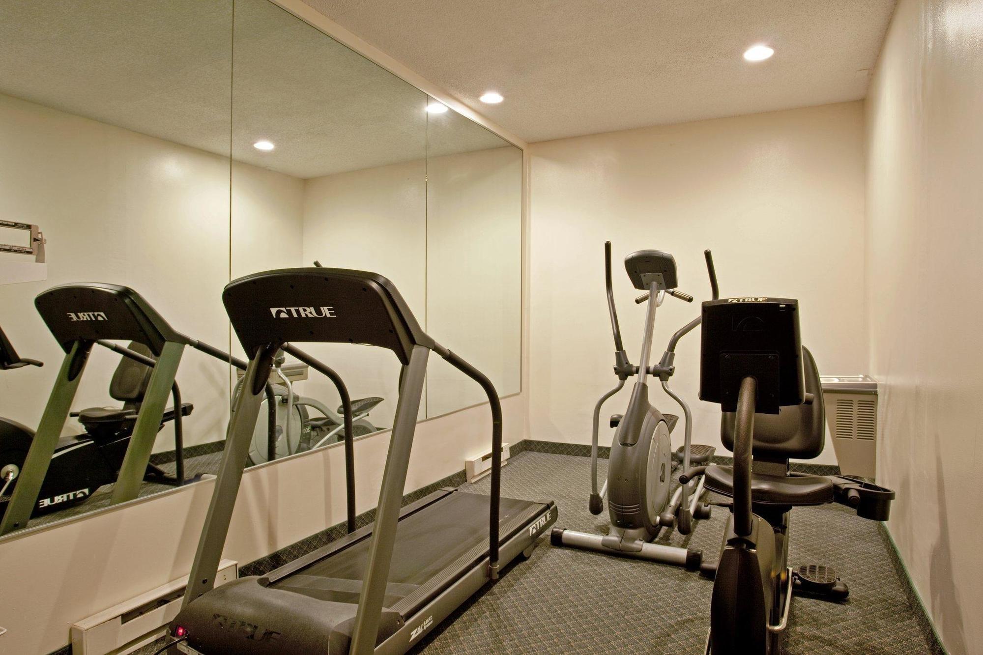 Hotel Country & By Radisson Benton Harbor-st Joseph Mi Benton Harbor