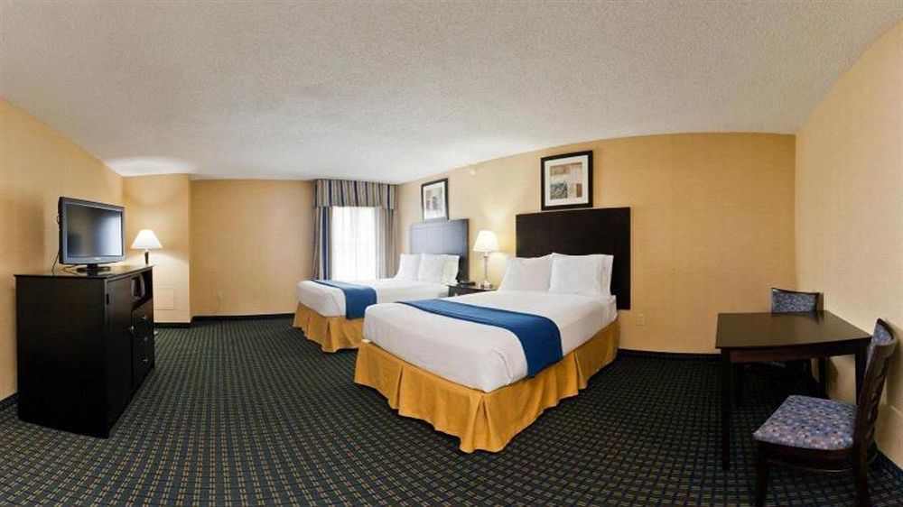 Country & By Radisson Benton Harbor-st Joseph Mi Hotel 2*