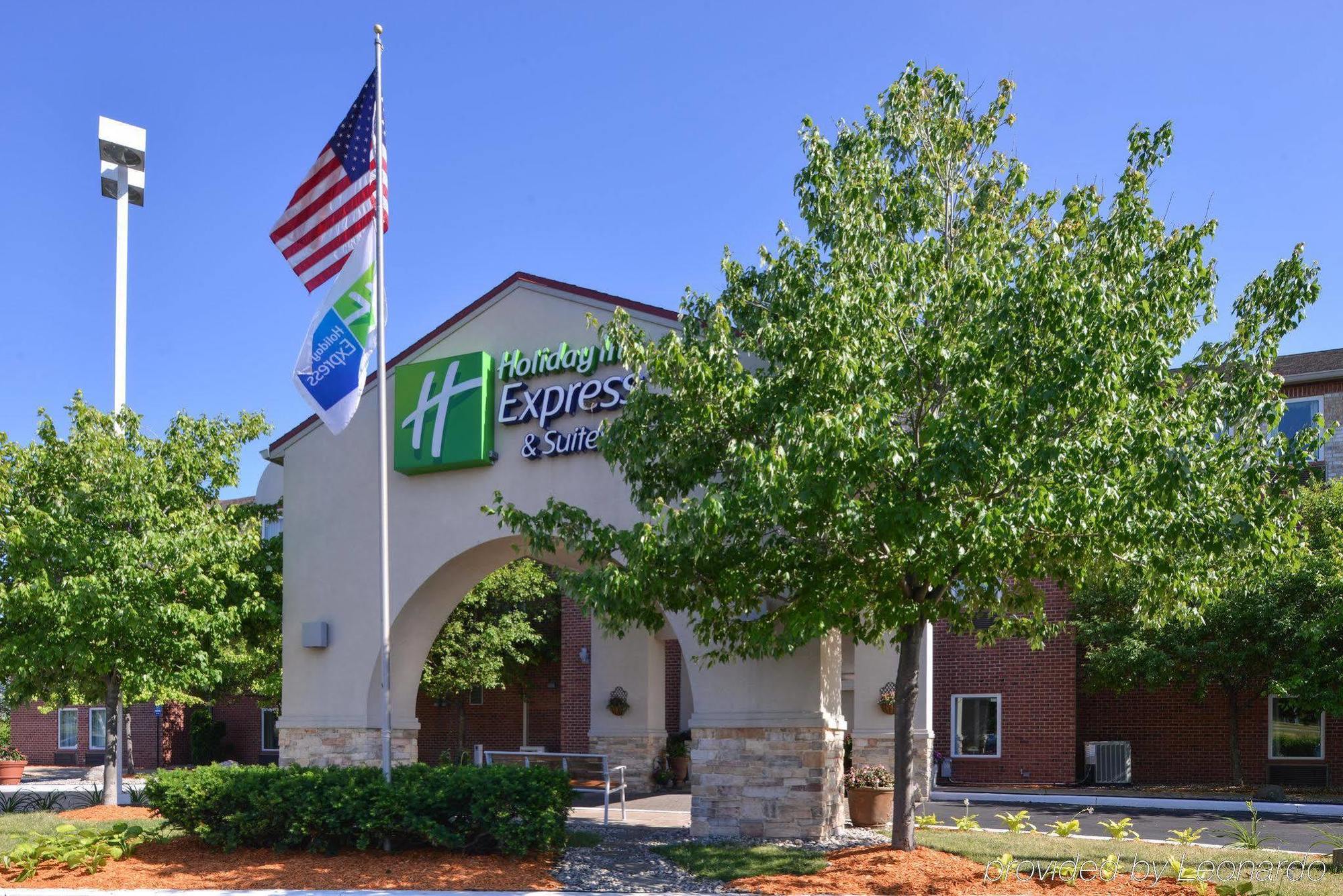 Country & By Radisson Benton Harbor-st Joseph Mi
