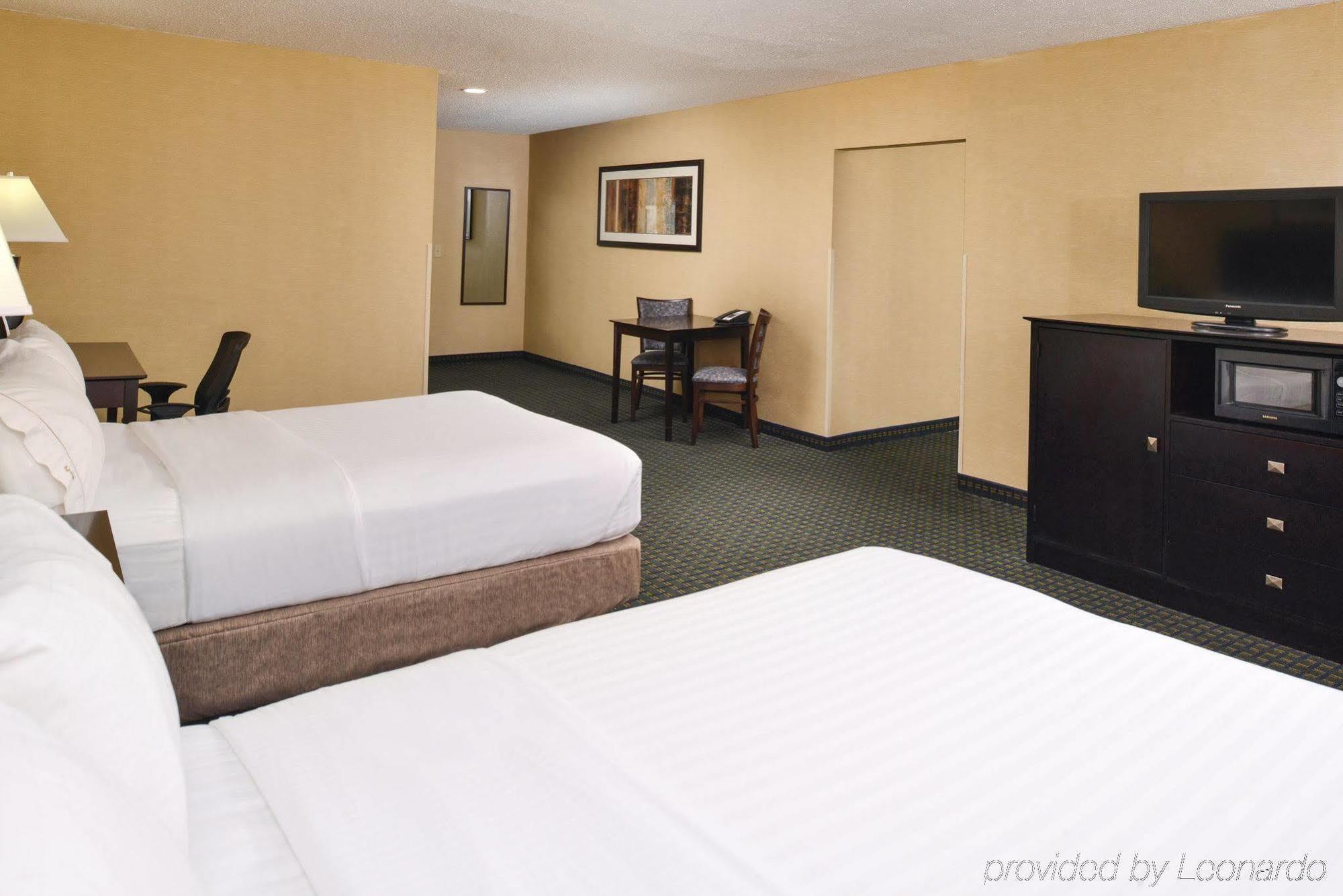 Country & By Radisson Benton Harbor-st Joseph Mi Hotel