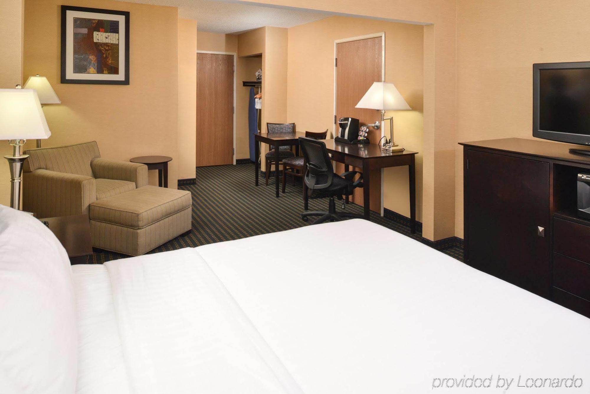 Hotel Country & By Radisson Benton Harbor-st Joseph Mi Benton Harbor