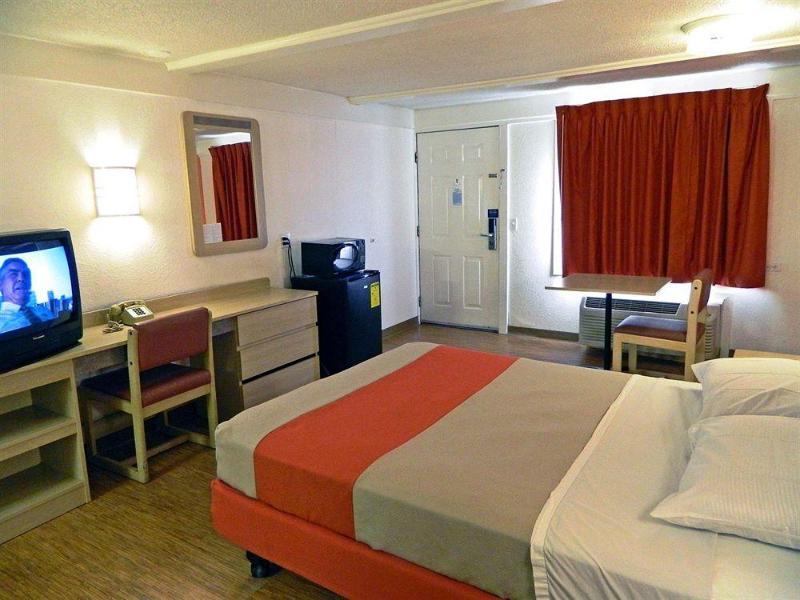 Country & By Radisson Benton Harbor-st Joseph Mi 2* Benton Harbor