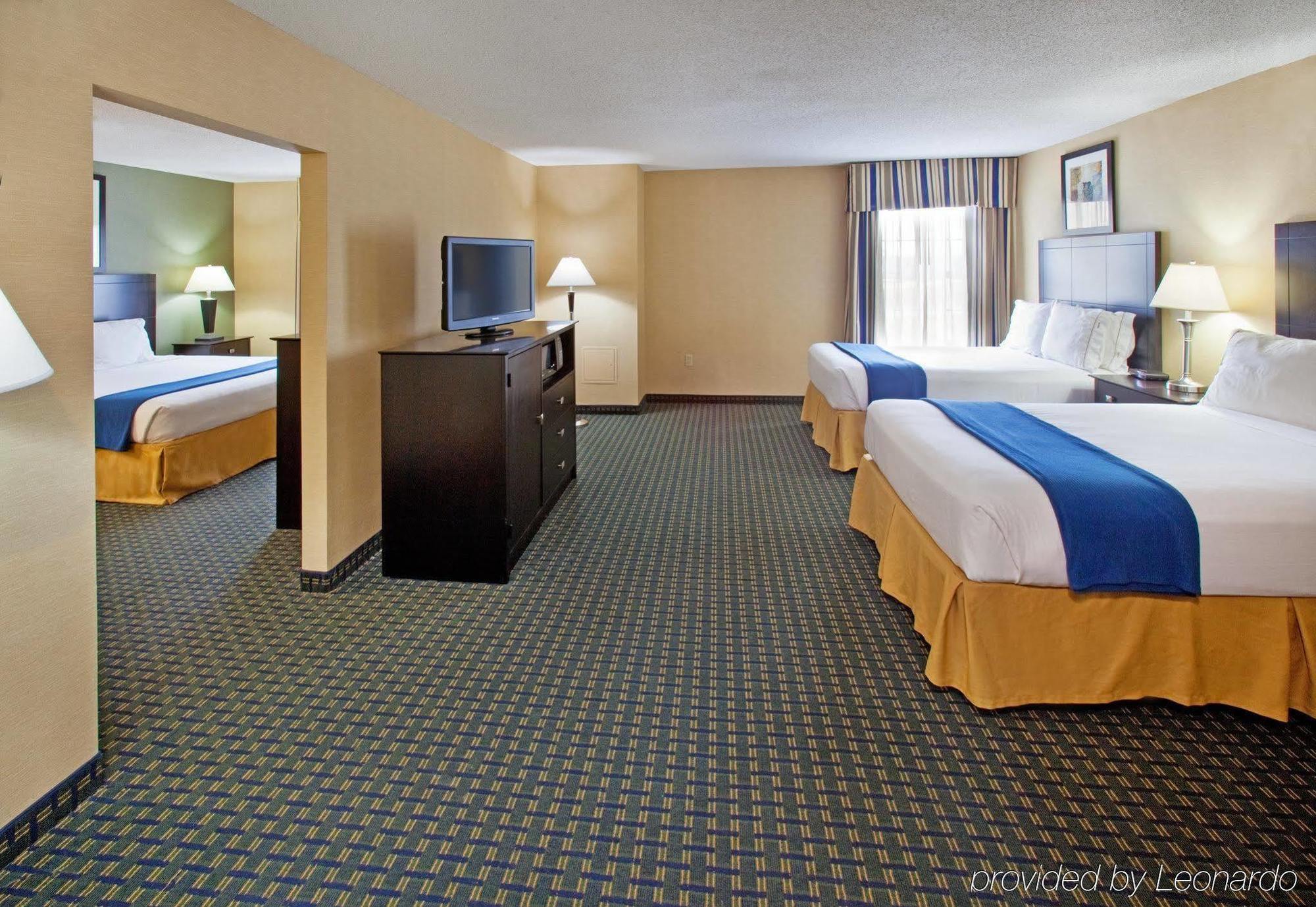 Hotel Country & By Radisson Benton Harbor-st Joseph Mi 2*