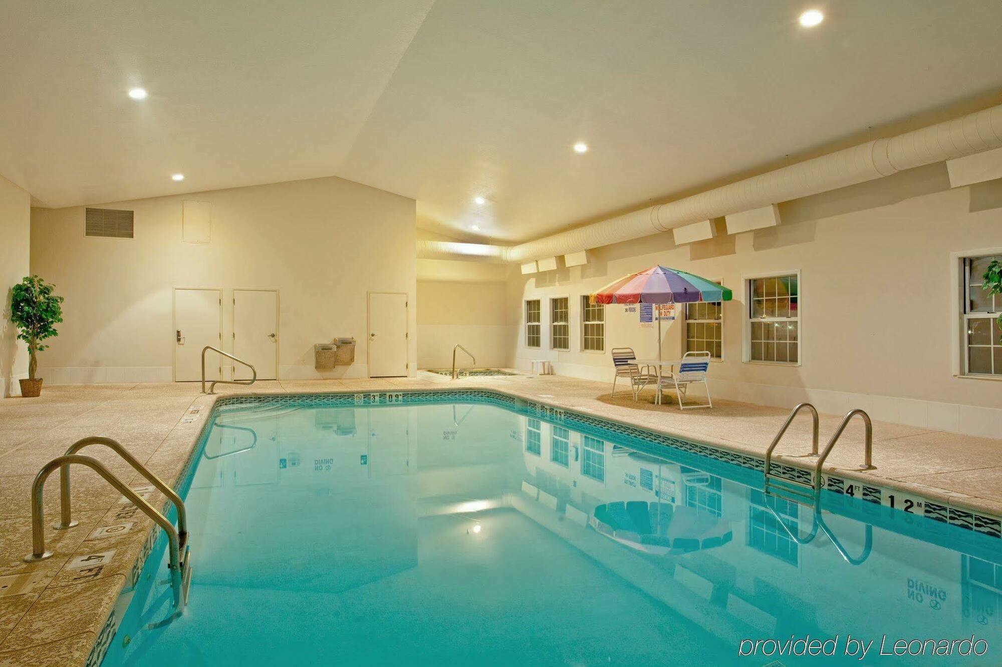 Country & By Radisson Benton Harbor-st Joseph Mi 2* Benton Harbor